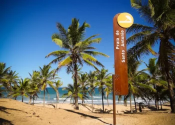 Praia de Santo Antônio avança para fase piloto do Programa Bandeira Azul no litoral de Mata de São João