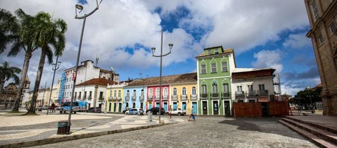 centro-historico-vazio-no-feriado-de-corpus-christi-1754267-article